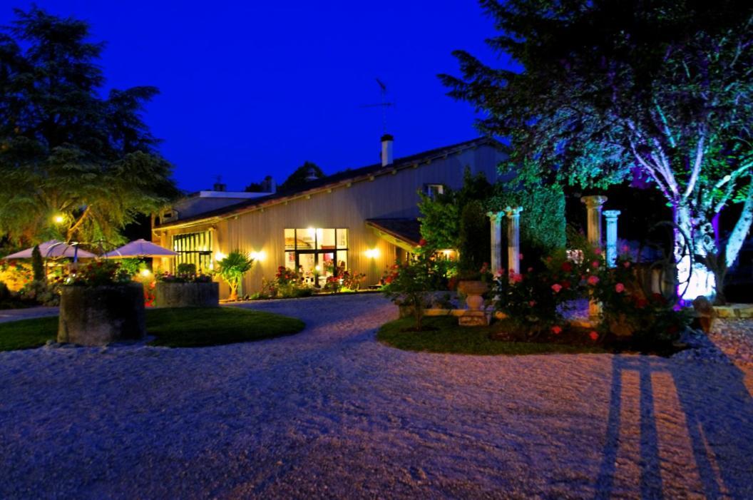 Logis Hotel Restaurant L'Essille Bassac エクステリア 写真