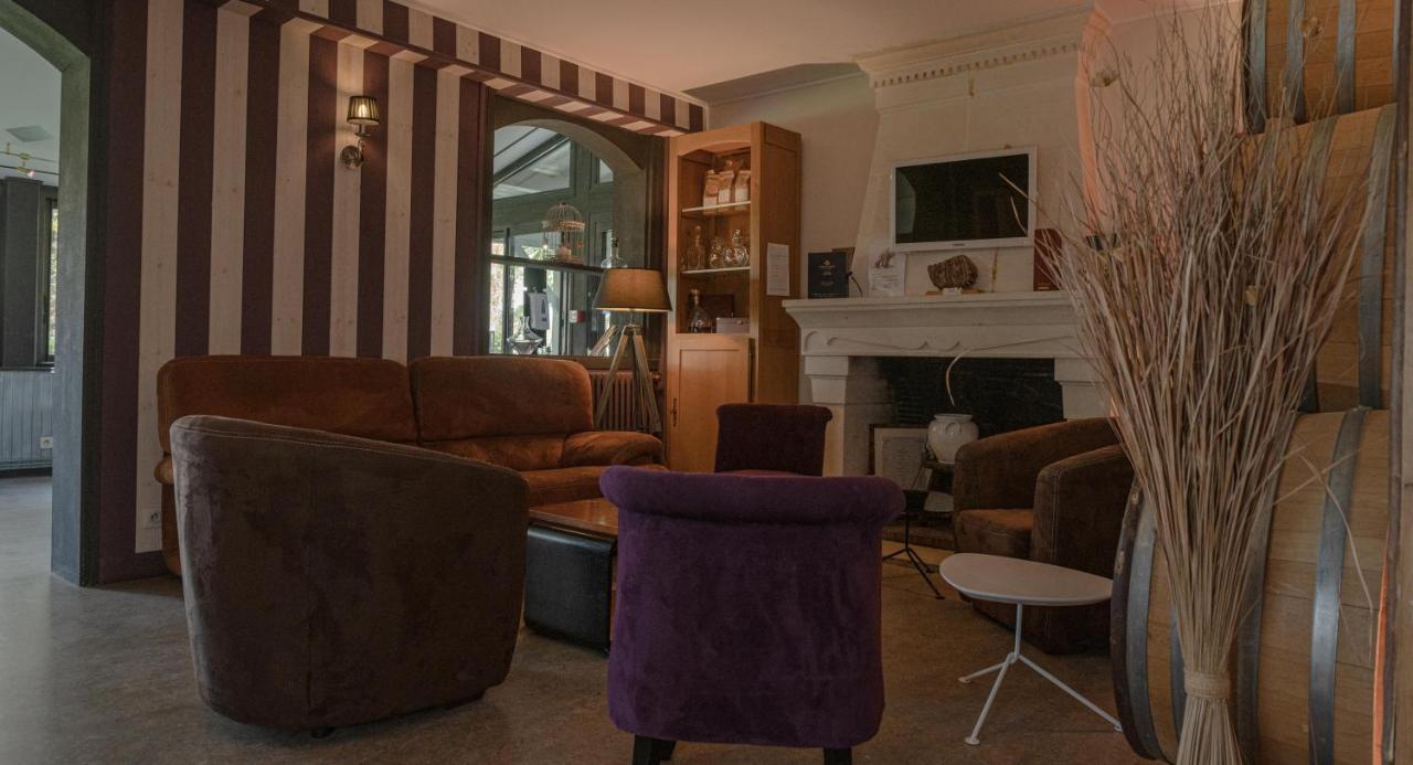 Logis Hotel Restaurant L'Essille Bassac エクステリア 写真