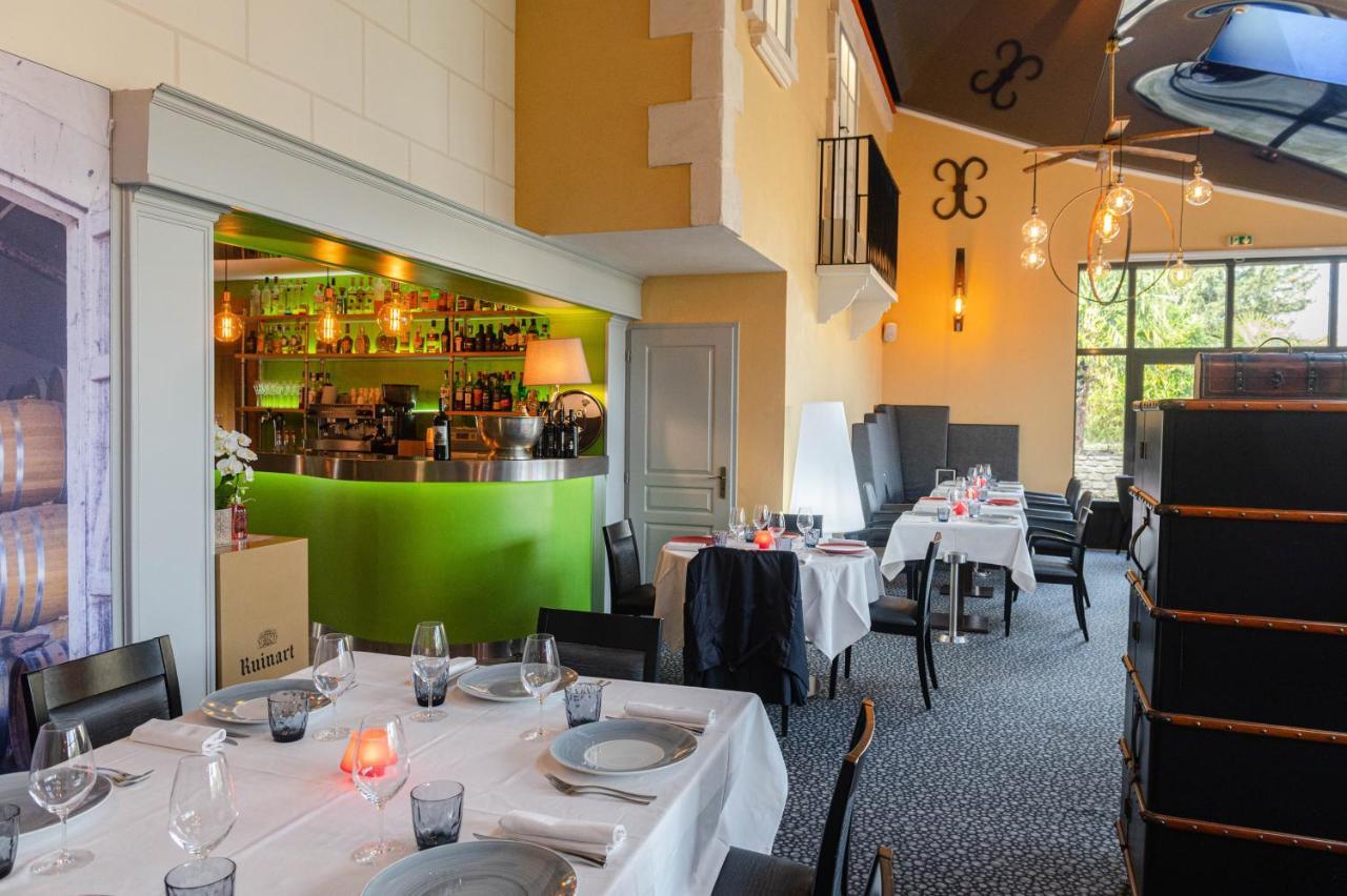 Logis Hotel Restaurant L'Essille Bassac エクステリア 写真