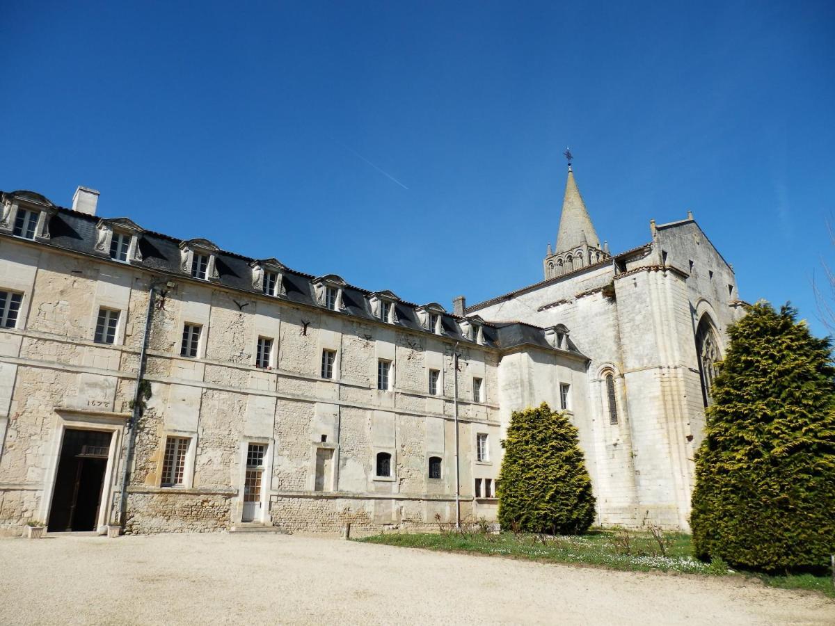 Logis Hotel Restaurant L'Essille Bassac エクステリア 写真