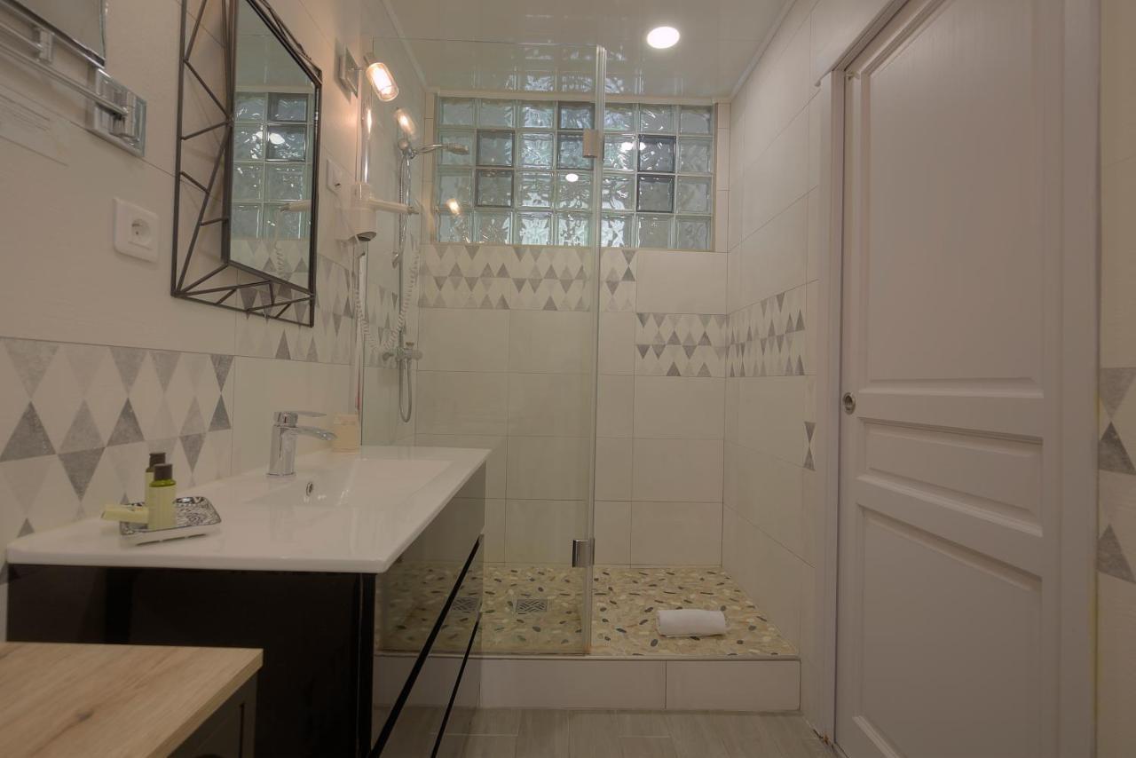 Logis Hotel Restaurant L'Essille Bassac エクステリア 写真