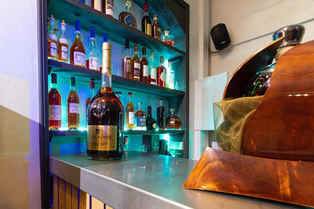Logis Hotel Restaurant L'Essille Bassac エクステリア 写真